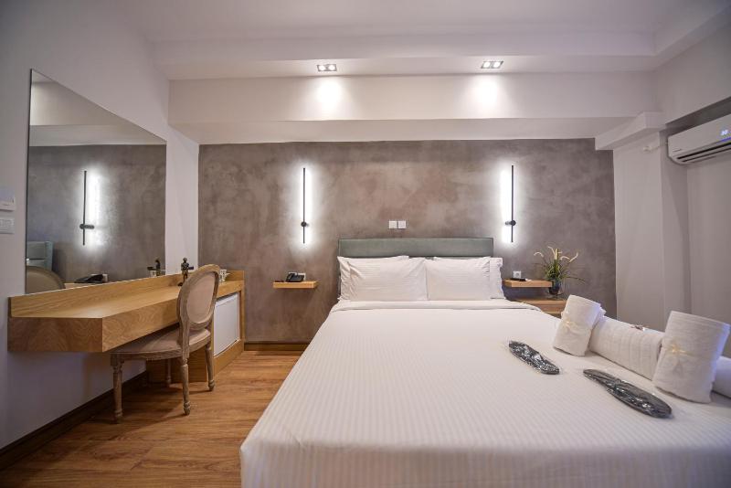 Double Room image 1