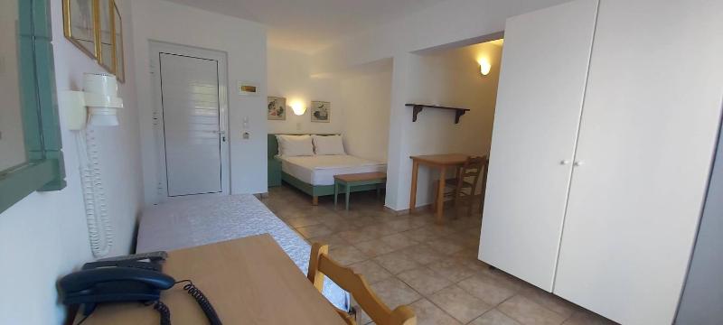 Economy room (semi-basement) image 1