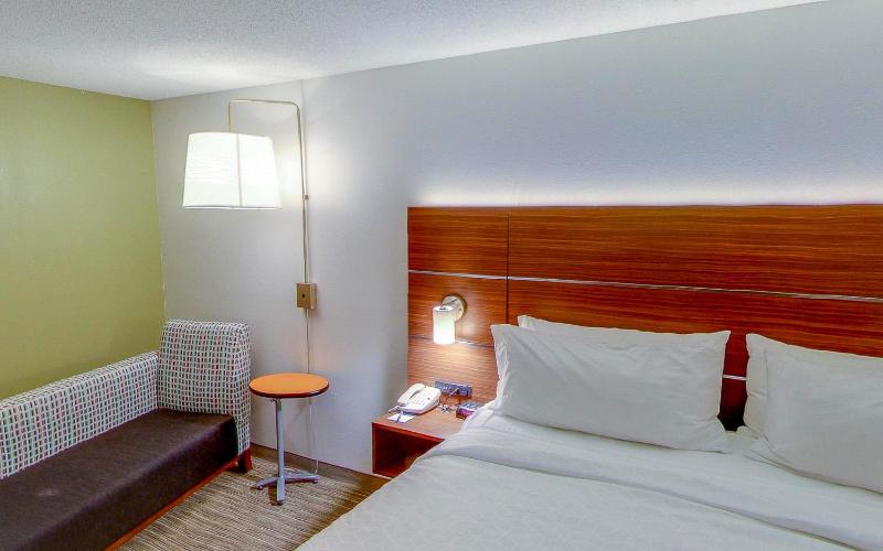 Standard Room image 3