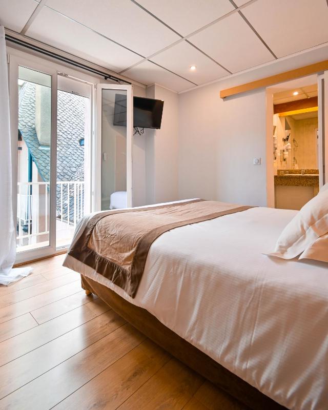 Double Room with Air-Conditionning image 1