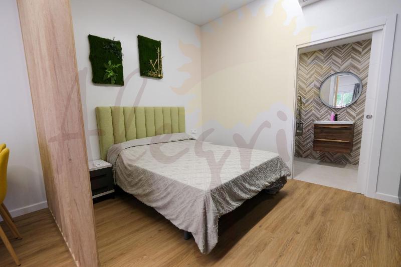 Estudio moderno en Alicante - image 9