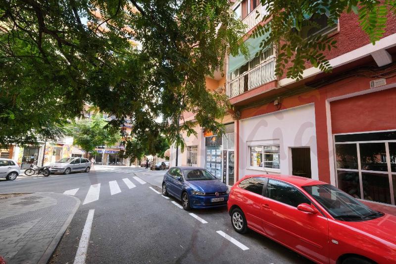 Estudio moderno en Alicante - image 4
