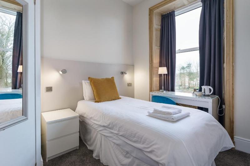 Single Room with Shower image 2