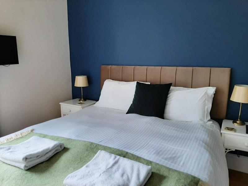 Double Room with Sea View image 4