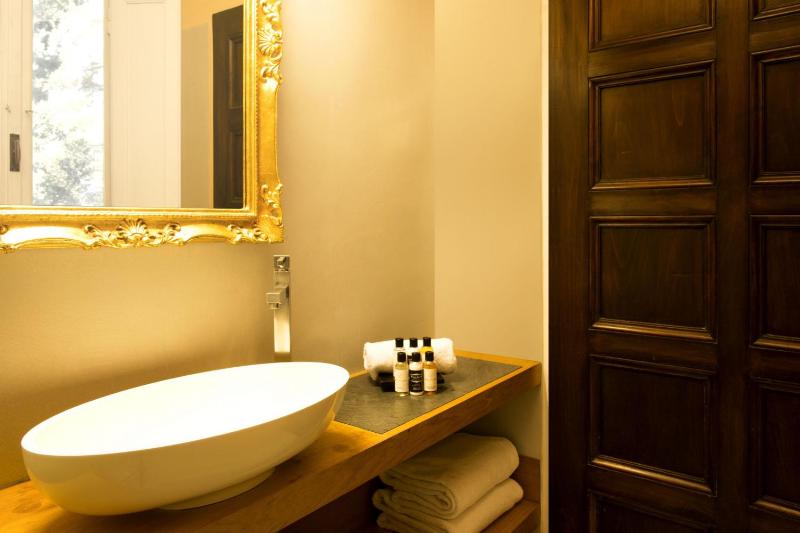 Standard Single Room image 3