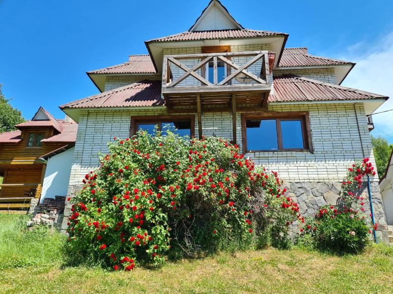 Three-Bedroom Cottage image 2