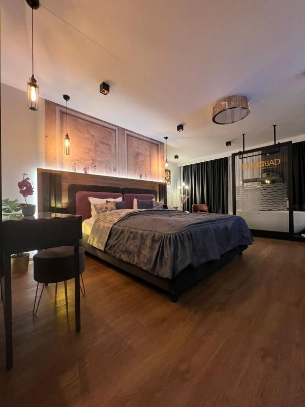 Deluxe Suite image 1