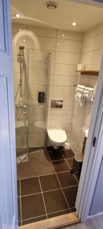Standard Single Room image 3