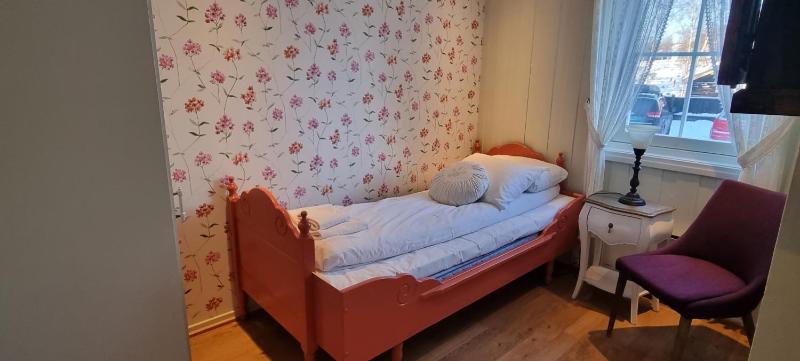 Standard Single Room image 2