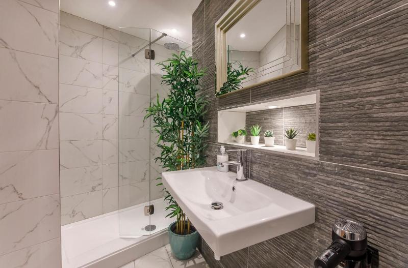 Two-Bedroom House with Hot Tub image 4