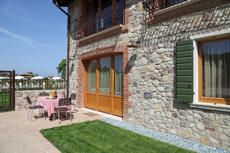 One-Bedroom Apartment Plus with Terrace image 3