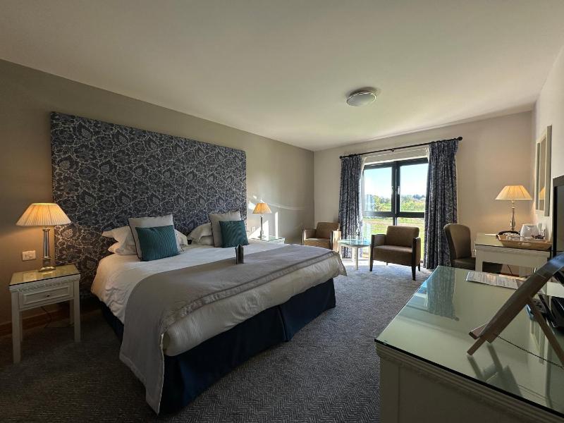 Executive Double or Twin Room image 1