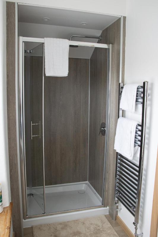Deluxe Double Room with Shower image 3