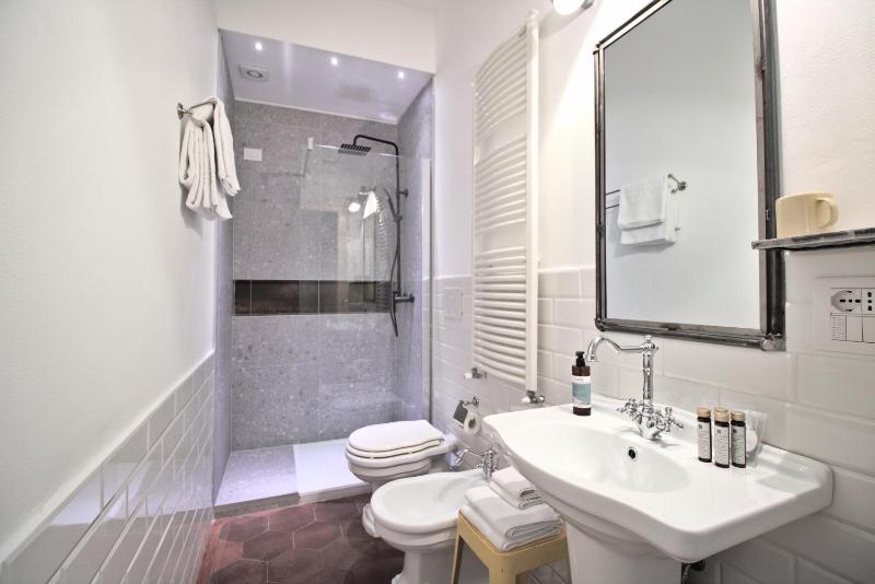 Standard Double Room image 2