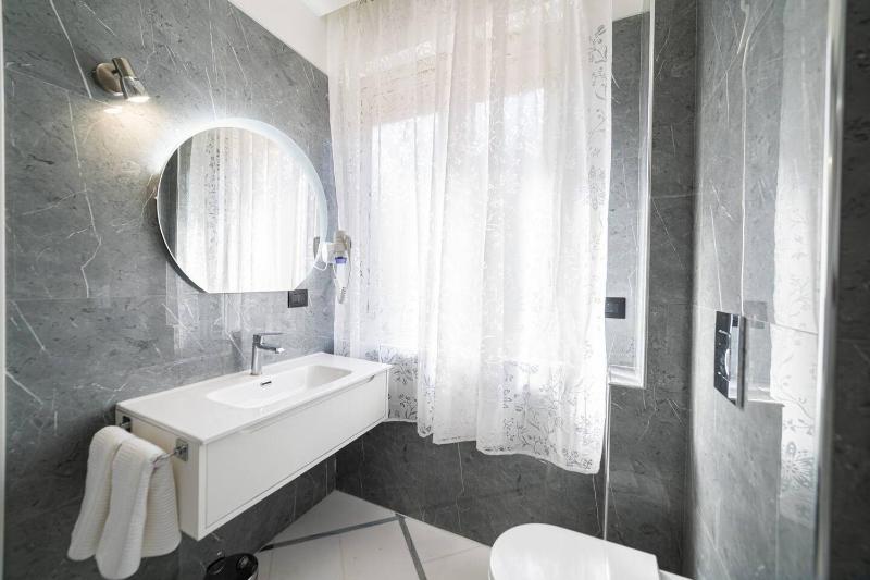 Apart Hotel Suite Italy Naples Chiaia Mergellina - image 13
