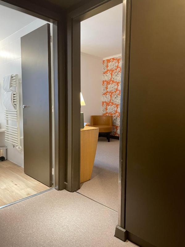 Superior Triple Room image 3