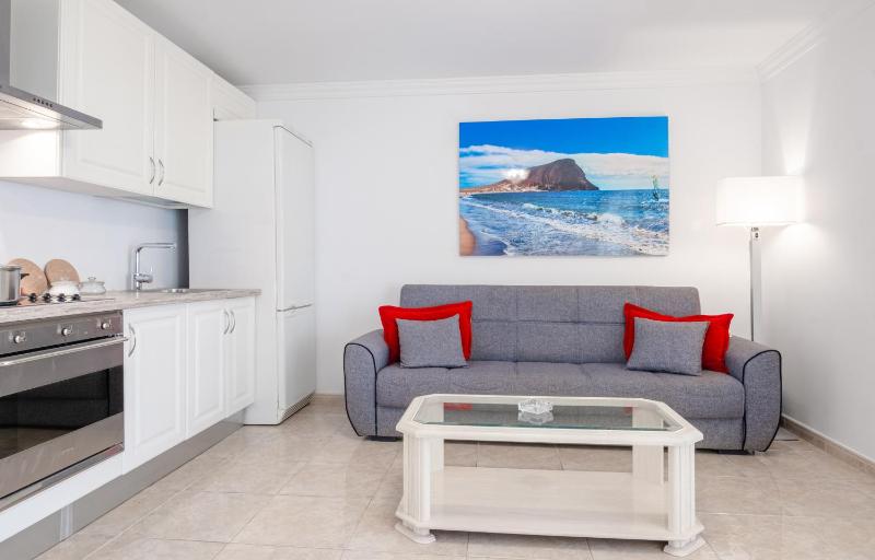 La Maricita Cristianos - Beach Front & Sea View Only Adult - image 13