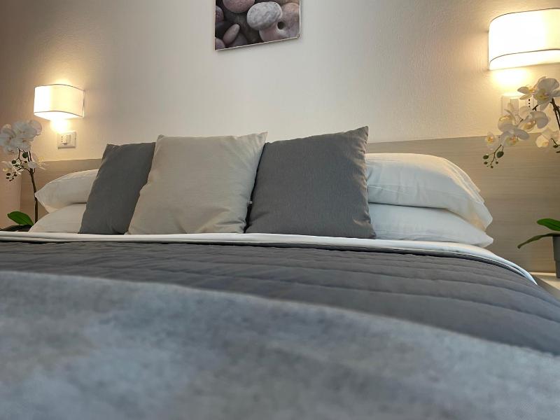 Double Room image 4
