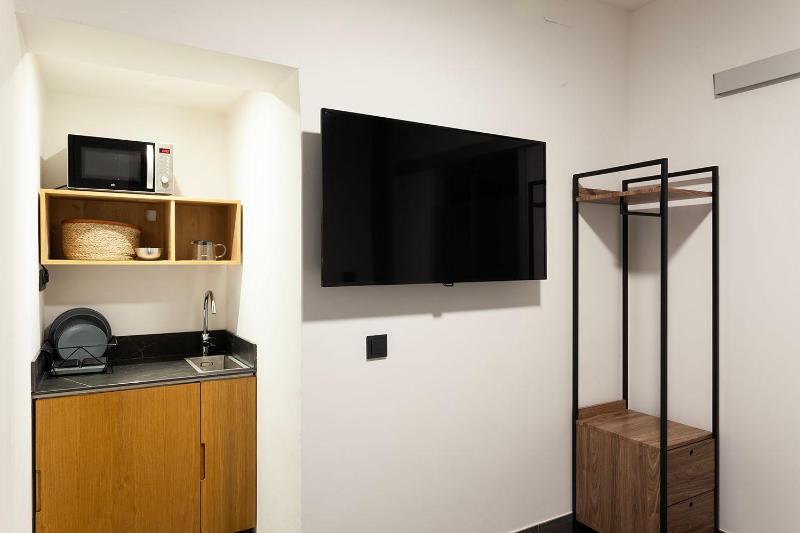 Standard Double Room image 3