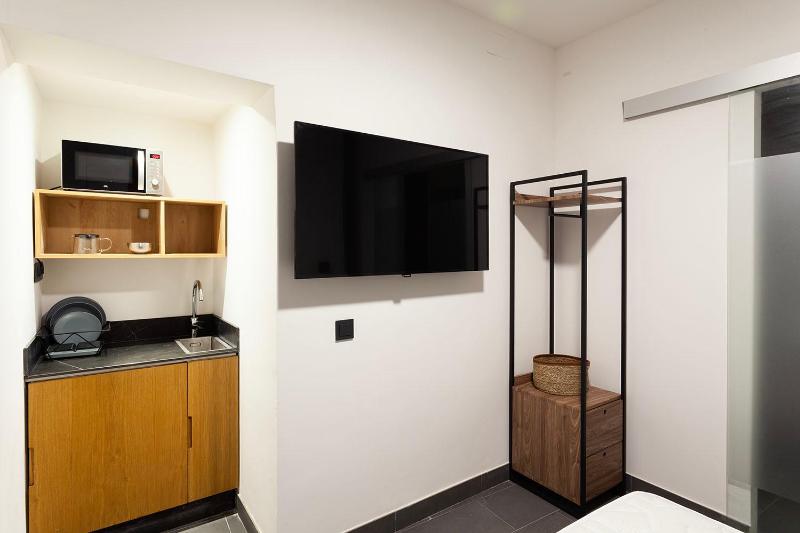 Standard Double Room image 4
