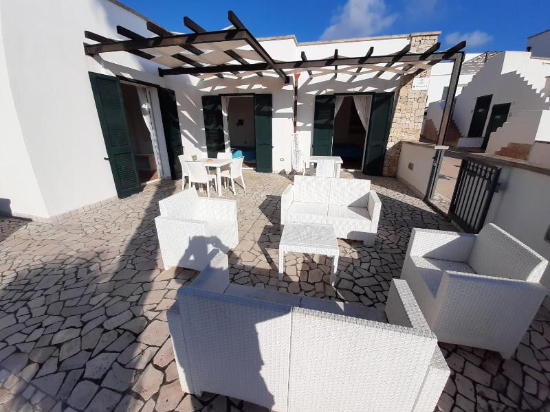 Two-Bedroom Apartment with Patio image 3