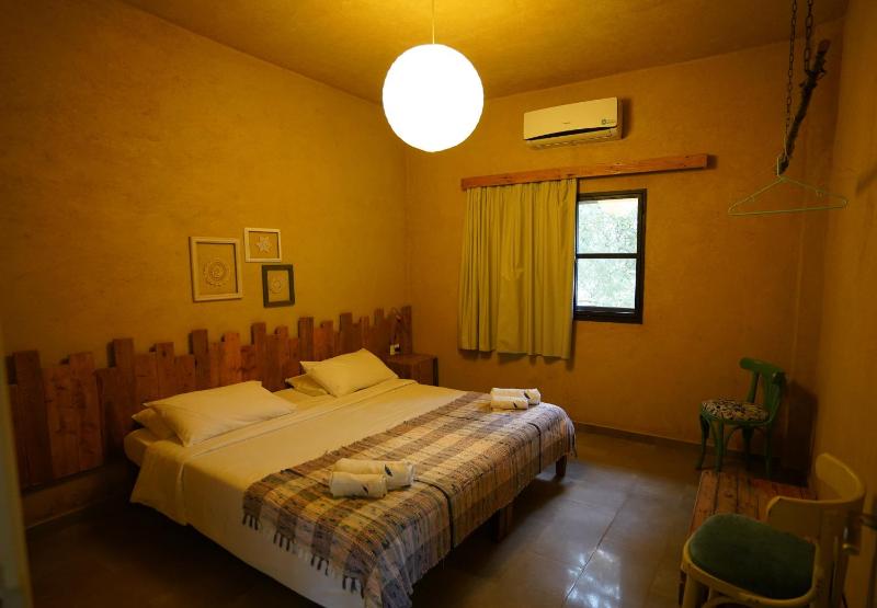 Bungalow with Garden View