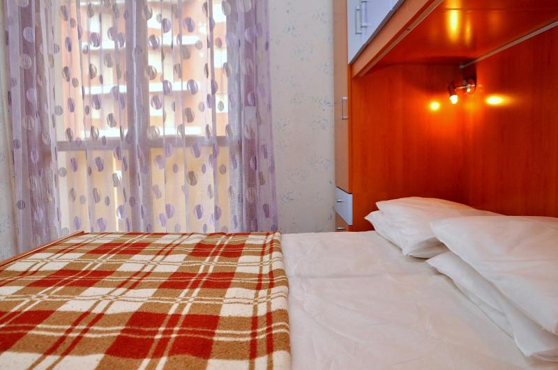 Lovely holiday apartment with sea view - image 11