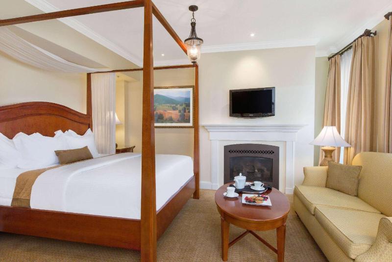 Junior King Suite - Non-Smoking image 4