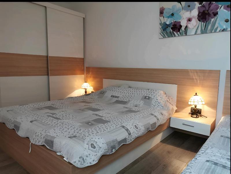 Apartment with Mountain View image 2