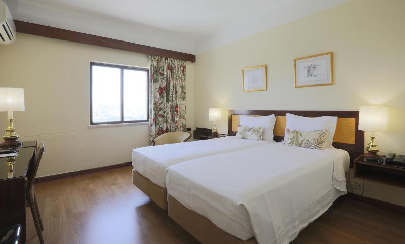Double or Twin Room image 3