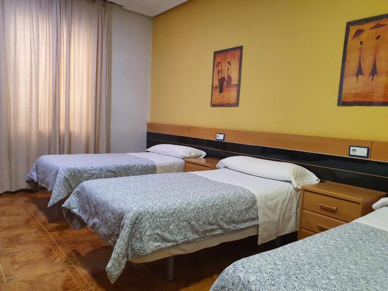 Hostal Zamorán -Madrid Centro Gran Vía Sol- - image 4