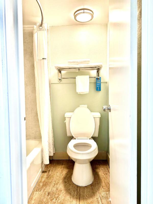 Executive King Room - Non-Smoking image 2