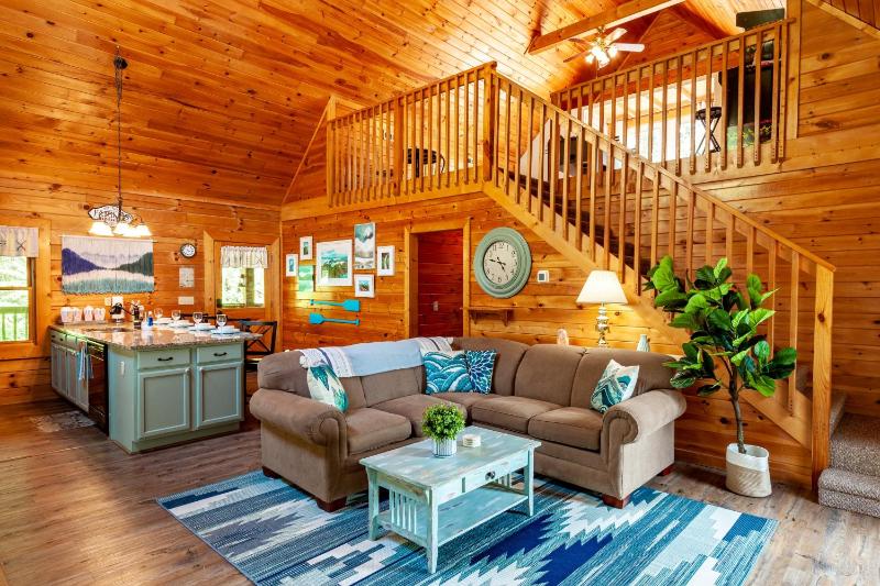 A Smoky Mountain Lake Cabin - Spacious Smoky Mountain Getaway Perfect for Families & Groups - image 27