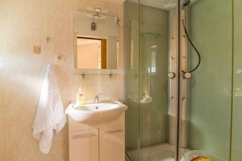 Studio apartment in Dugi Rat with sea view balcony air conditioning WiFi 5113-2 - image 15