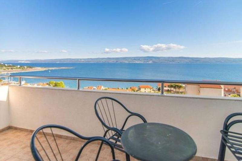 Apartment in Dugi Rat with sea view terrace air conditioning WiFi 5113-4 - image 1