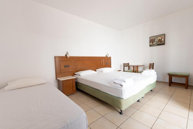 Standard Double Room image 4