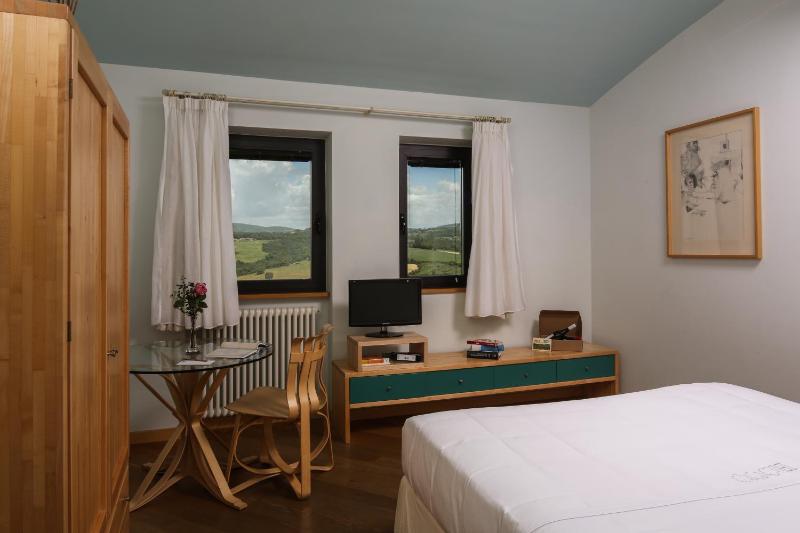 Superior Double Room image 4