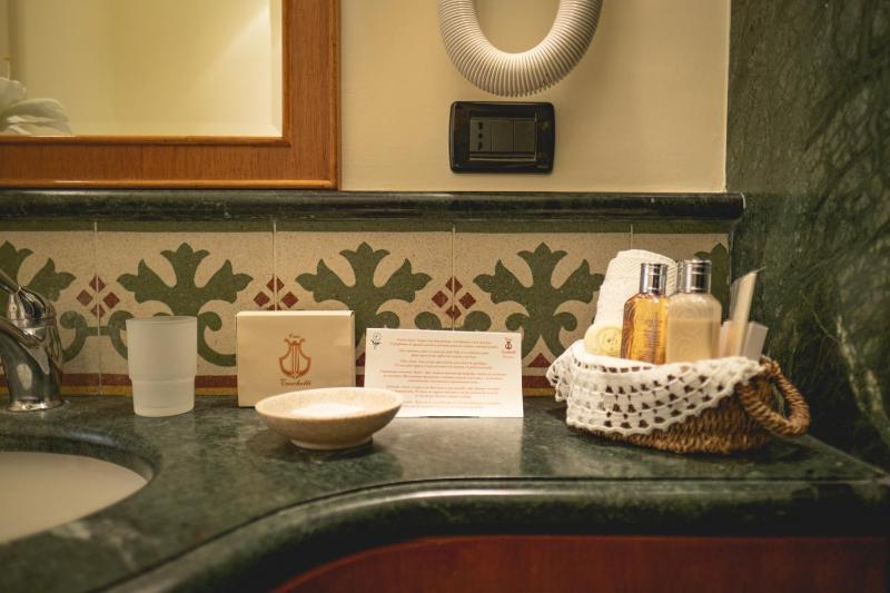 Superior Double Room image 4