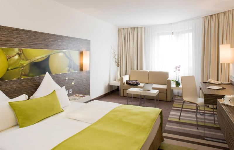 Privilege Double Room with River View image 3