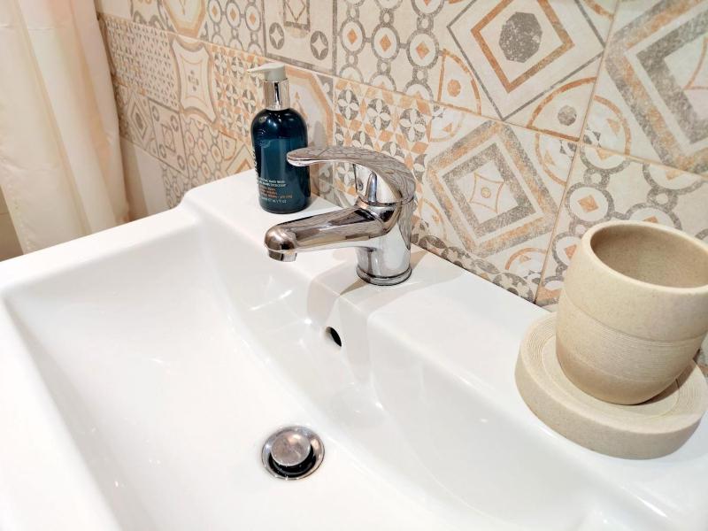 Double or Twin Room with Private Bathroom image 2