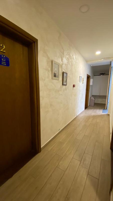 VonAmor Rooms - image 9