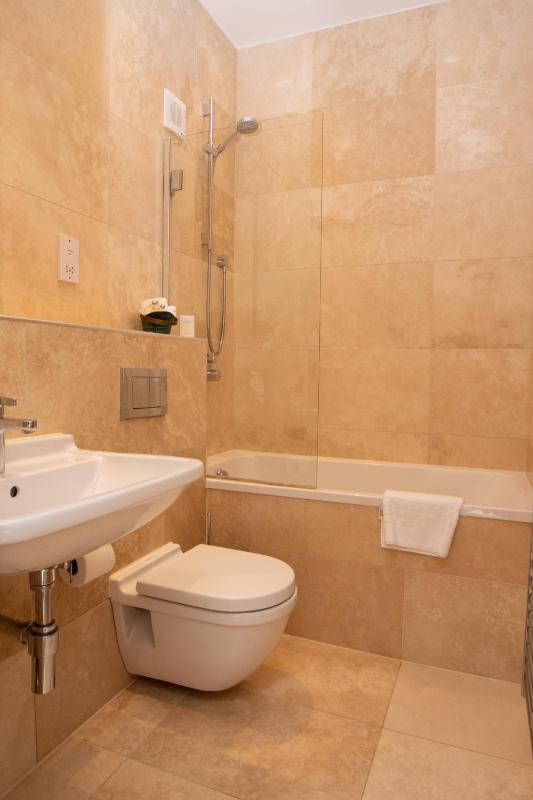 Superior King Room image 2