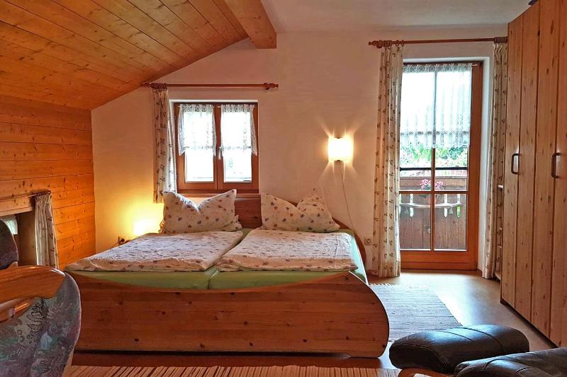 One-Bedroom Apartment image 1