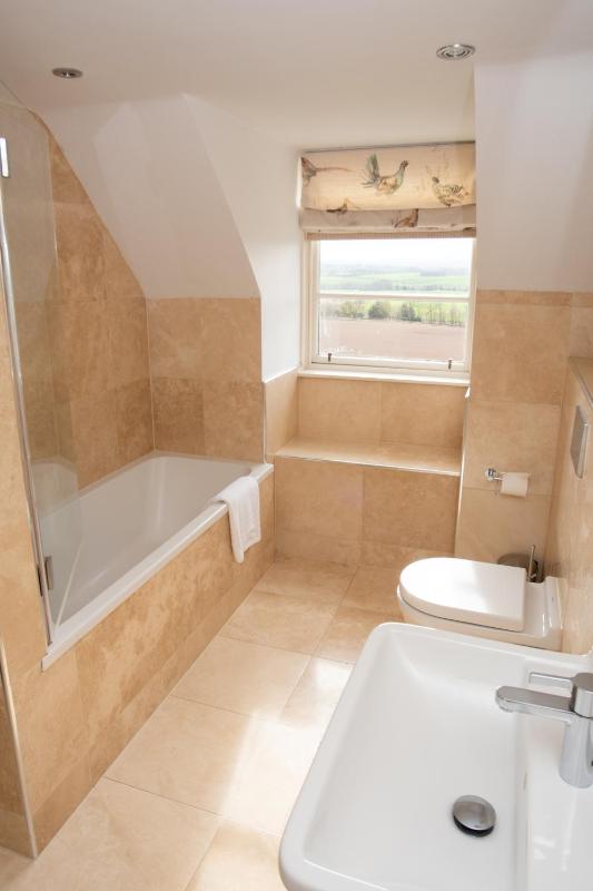 Twin Room image 2