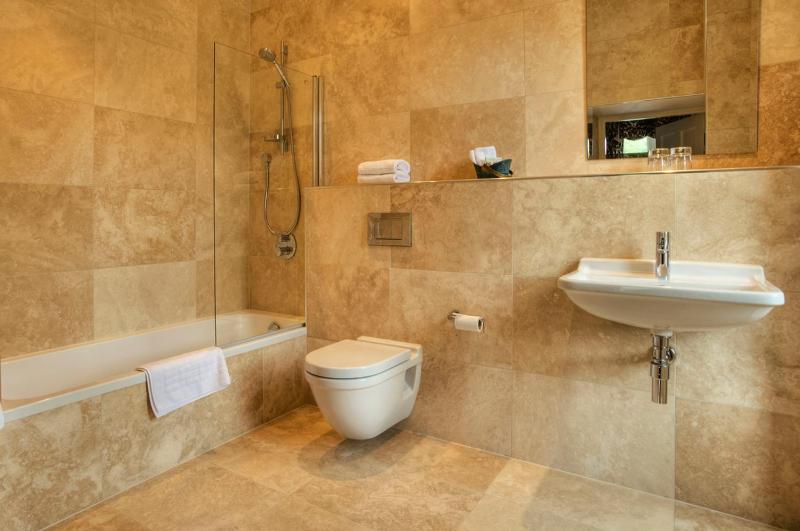 Superior King Room image 2