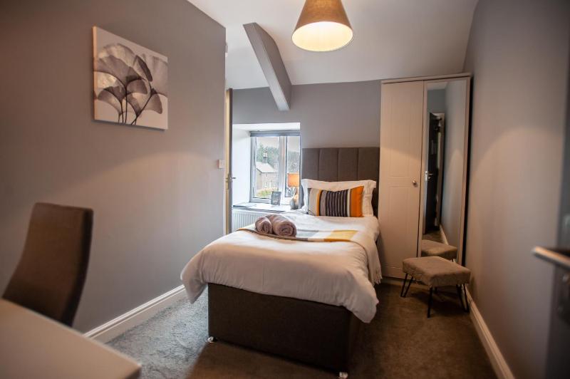 Single Room image 1