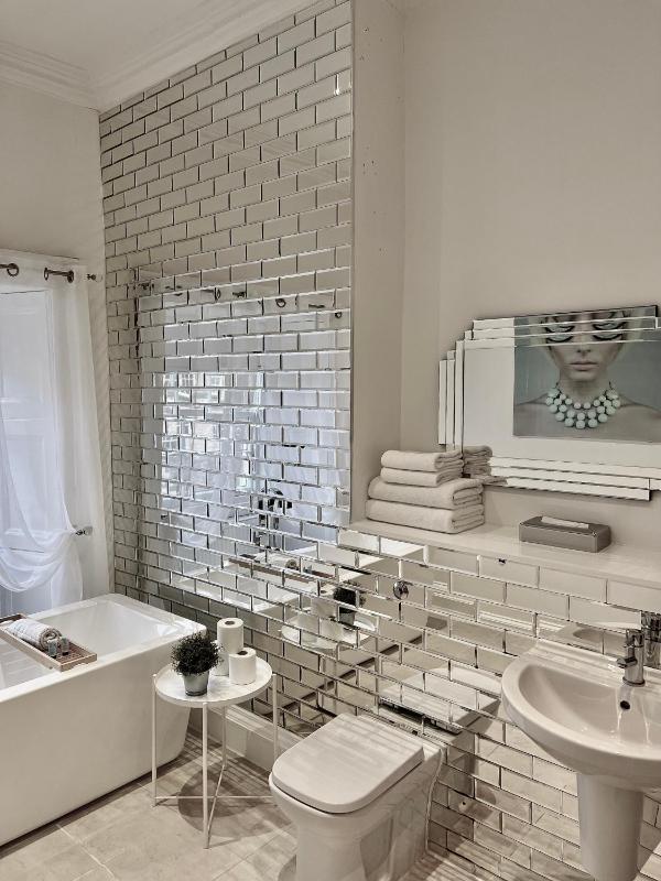 Deluxe Double Room with Bath image 1