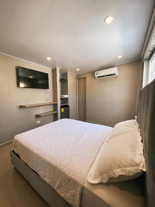 Oasis Hotel - image 44