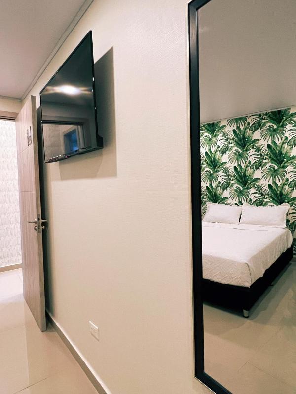 Oasis Hotel - image 3