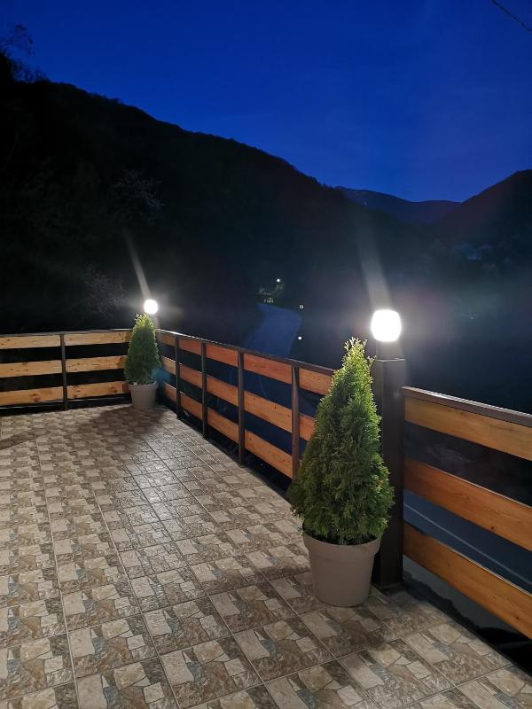 Apartment with Mountain View image 2